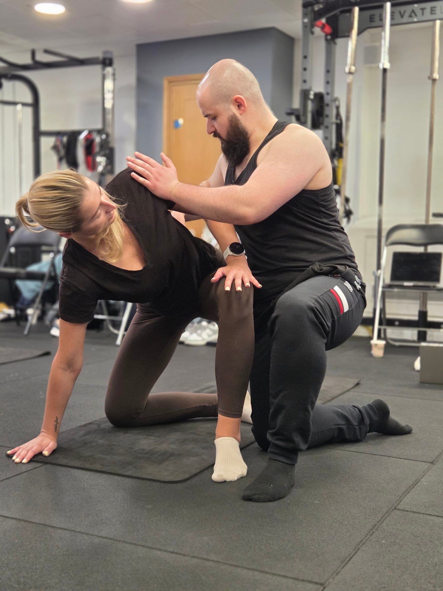 DNS instructor delivering developmental kinesiology lecture to course attendees during DNS Exercise Part II at Elevate LDN